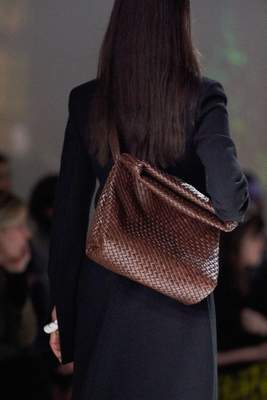 Daniel Lee adopte le tissage intrecciato de Bottega Veneta pour l'automne 2020