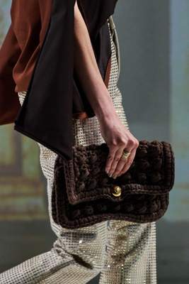 Daniel Lee adopte le tissage intrecciato de Bottega Veneta pour l'automne 2020