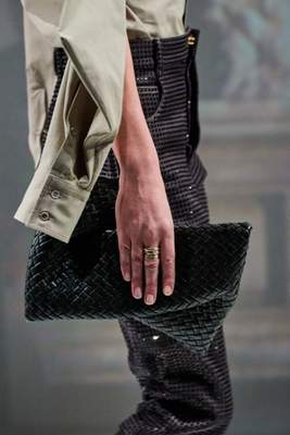 Daniel Lee adopte le tissage intrecciato de Bottega Veneta pour l'automne 2020