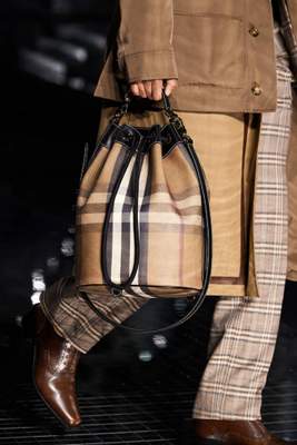 Les derniers sacs de la collection Automne 2020 de Riccardo Tisci pour Burberry