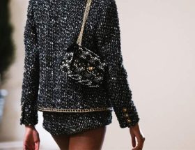 Les sacs Metiers D'Art 2021 de Chanel sont maintenant dans les boutiques