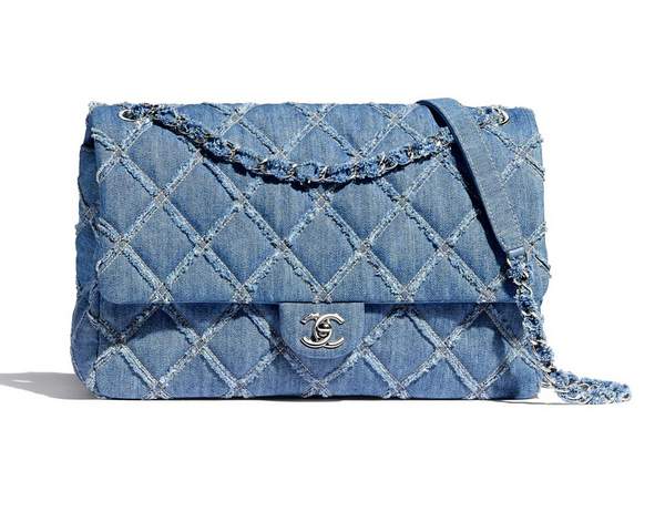 Sac Chanel en denim et en métal argenté à grand rabat