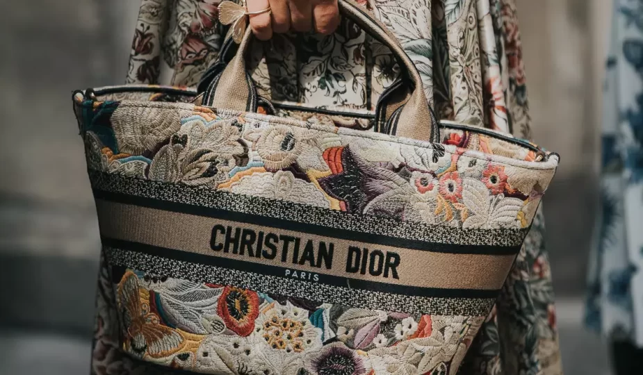 Les coulisses des sacs de la Croisière Dior 2023
