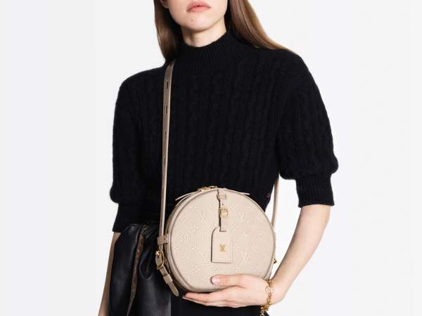 Le sac Boîte Chapeau Souple de Louis Vuitton est désormais disponible en cuir Empreinte