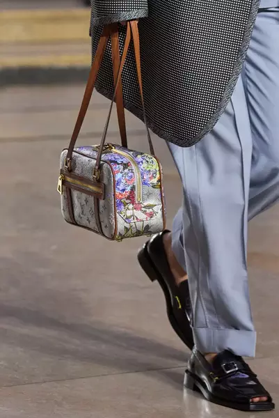 Louis Vuitton sac avec des fleurs