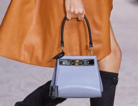 Chez Louis Vuitton, le génie du sac à main Nicolas Ghesquiere présente de nouveaux designs pour le printemps 2020