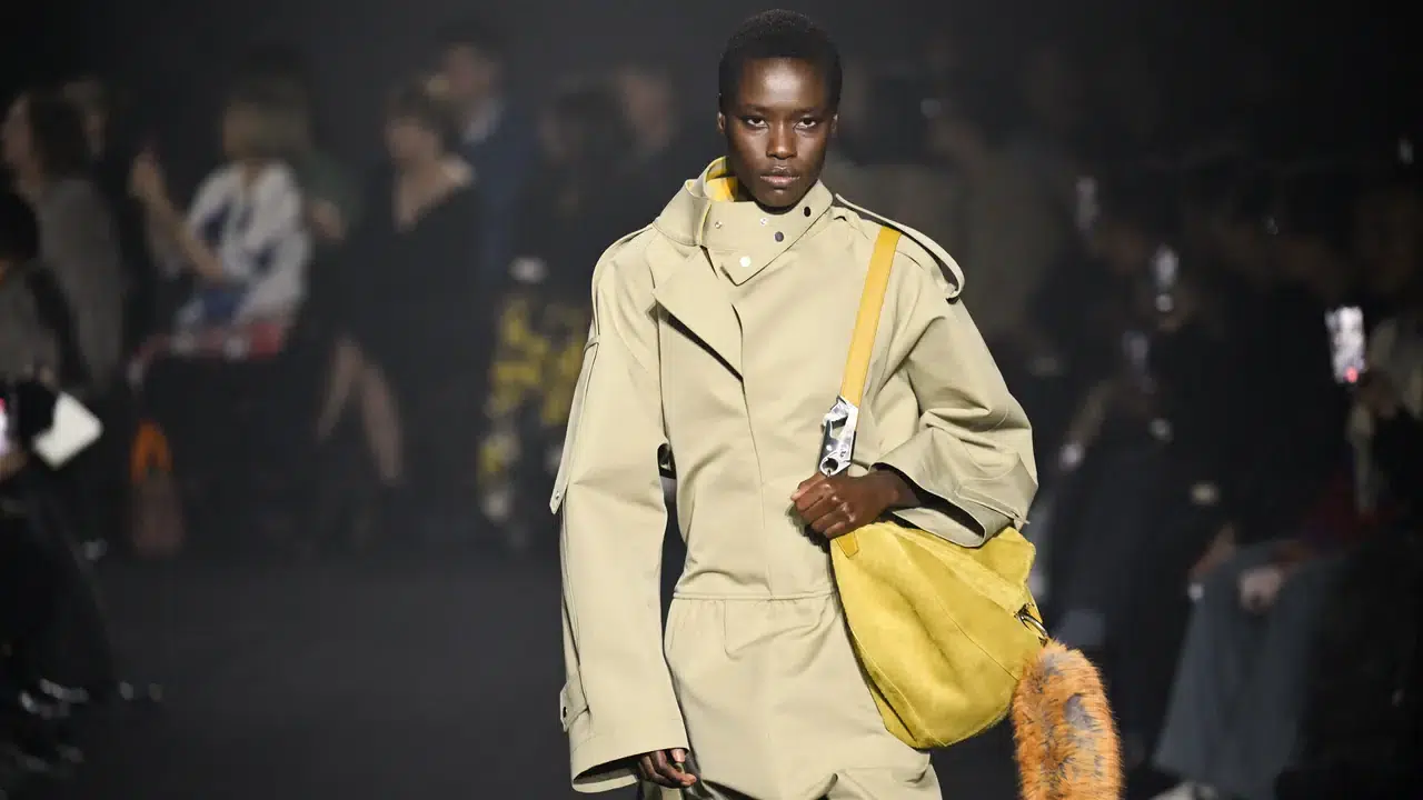 Les Nouveaux Sacs de Burberry pour l'Automne 2023 : Élégance et Modernité