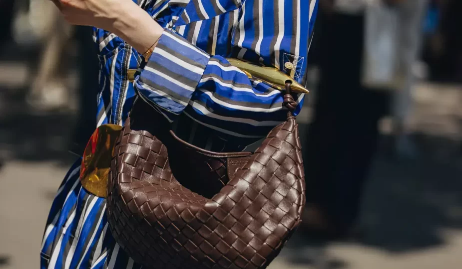 👜 Les sacs les plus en vogue de la Fashion Week Homme à Paris : des créations audacieuses de Loewe et Chanel à ne pas manquer ! 💥💼