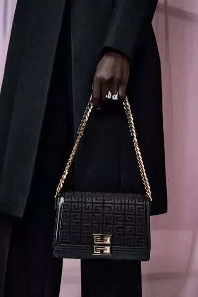 sac Givenchy s Resort 2024 1