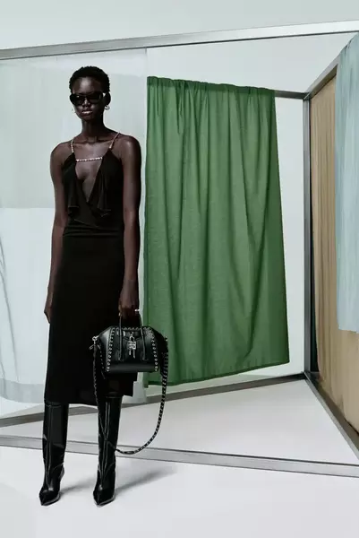 sac Givenchy s Resort 2024 12