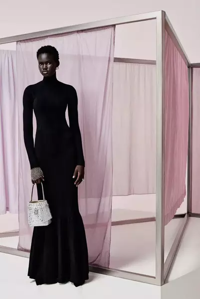 sac Givenchy s Resort 2024 17