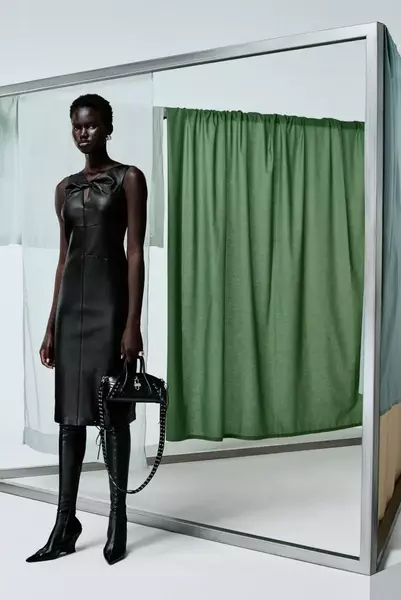 sac Givenchy s Resort 2024 6