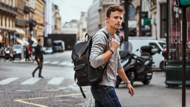 sac a dos en cuir noir pour homme