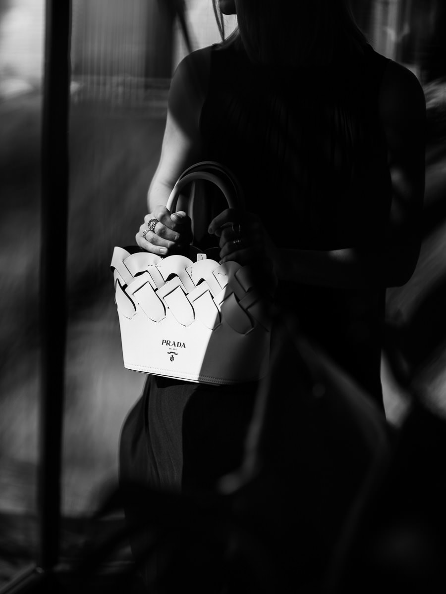 sac prada motif tissé 2